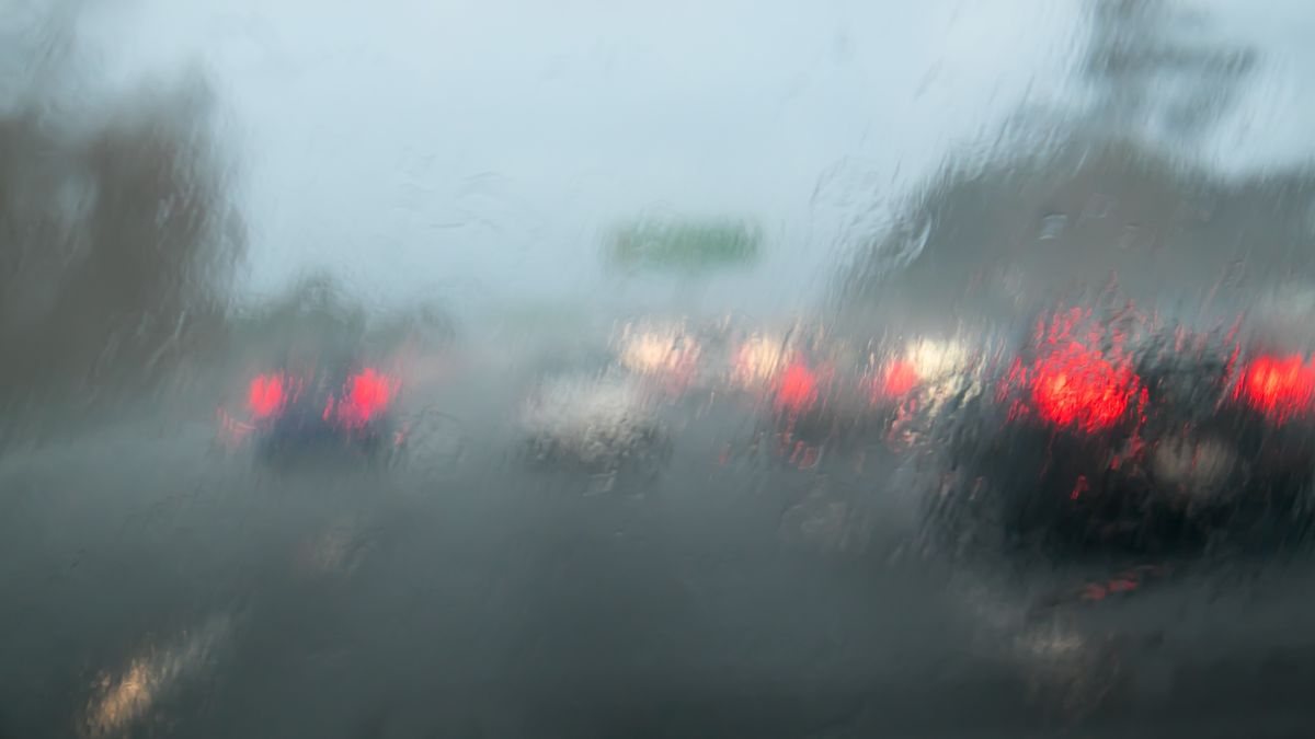 Baglygter på biler i dårligt vejr